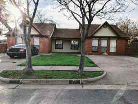 709 Hillcrest Ct - Photo 1 of 1