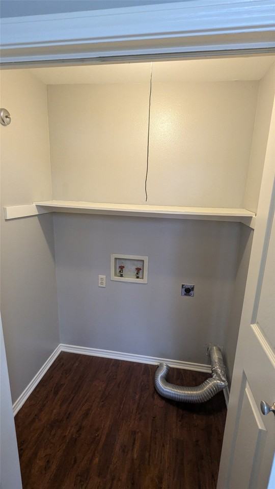 709 Hillcrest Ct - Photo 4 of 14