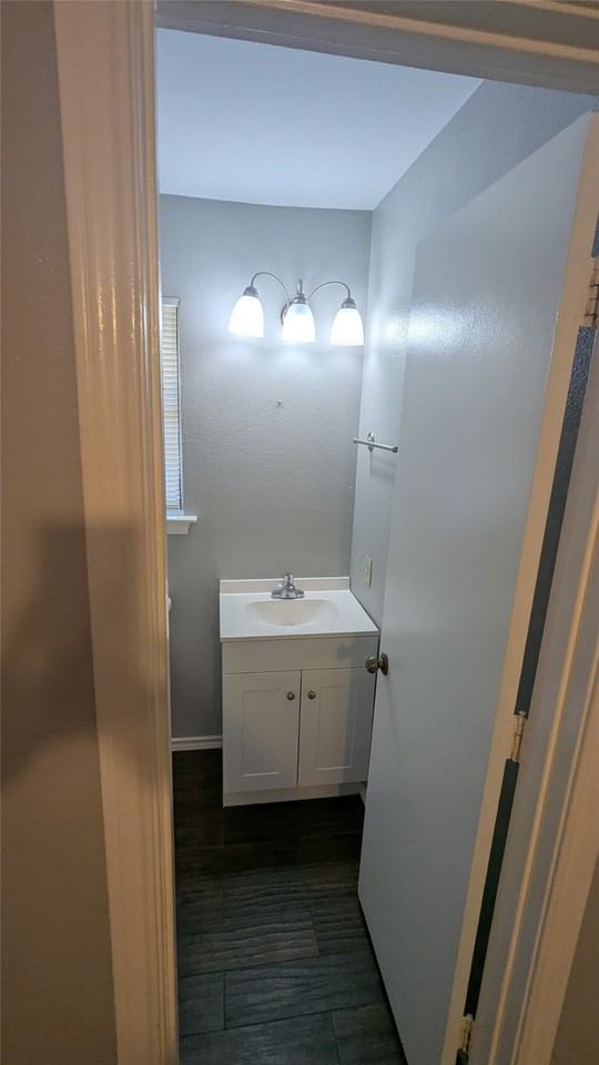 709 Hillcrest Ct - Photo 7 of 14