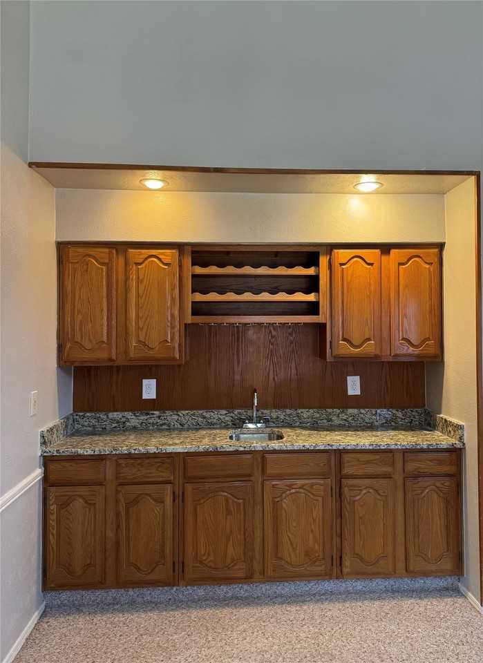 1504 Kesser Dr - Photo 4 of 8