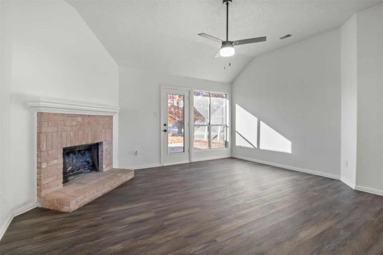 1308 London Dr - Photo 6 of 22