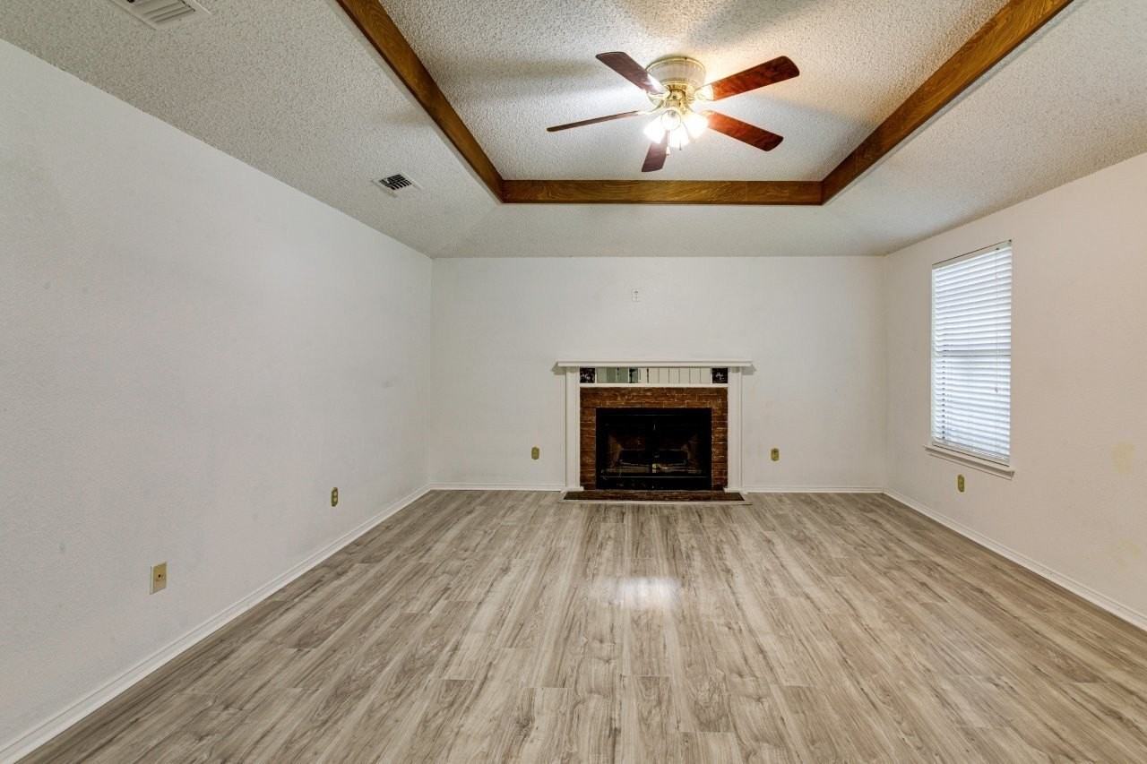 902 Wayne Ave - Photo 6 of 29