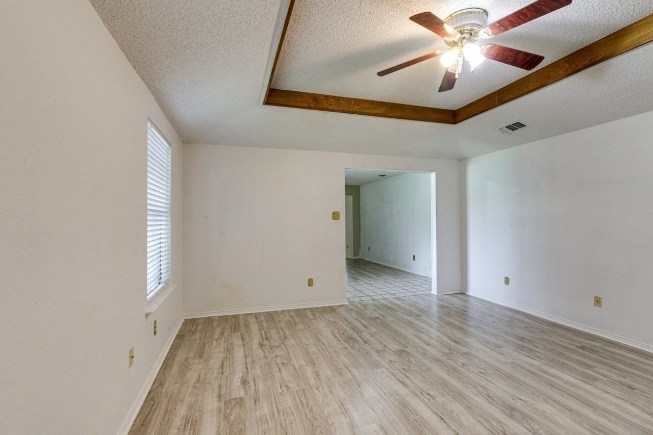 902 Wayne Ave - Photo 7 of 29