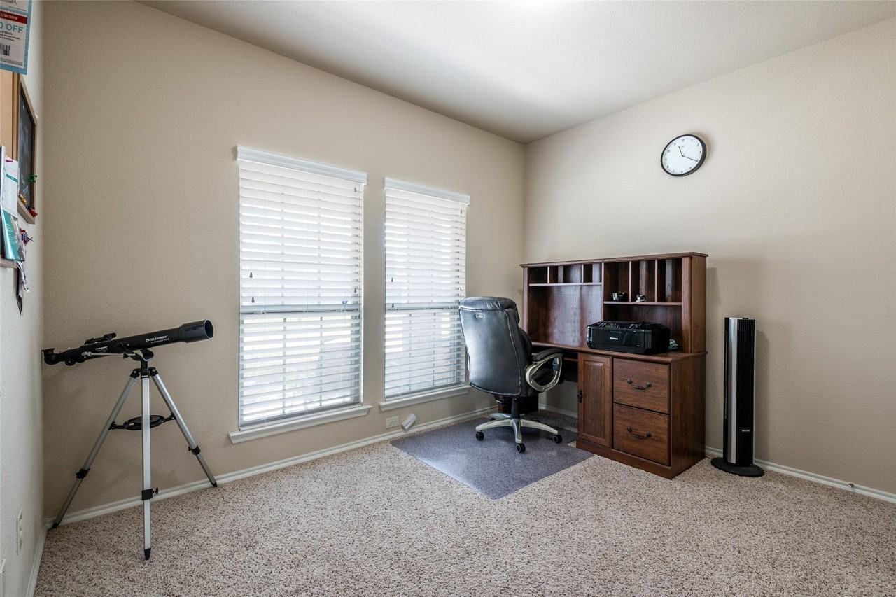 504 Rocky Pine Rd - Photo 5 of 36
