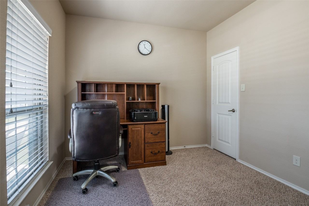 504 Rocky Pine Rd - Photo 6 of 36