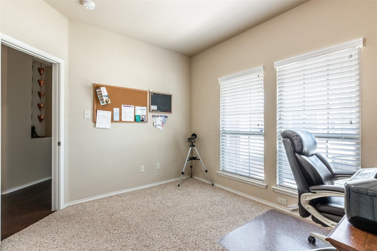 504 Rocky Pine Rd - Photo 7 of 36