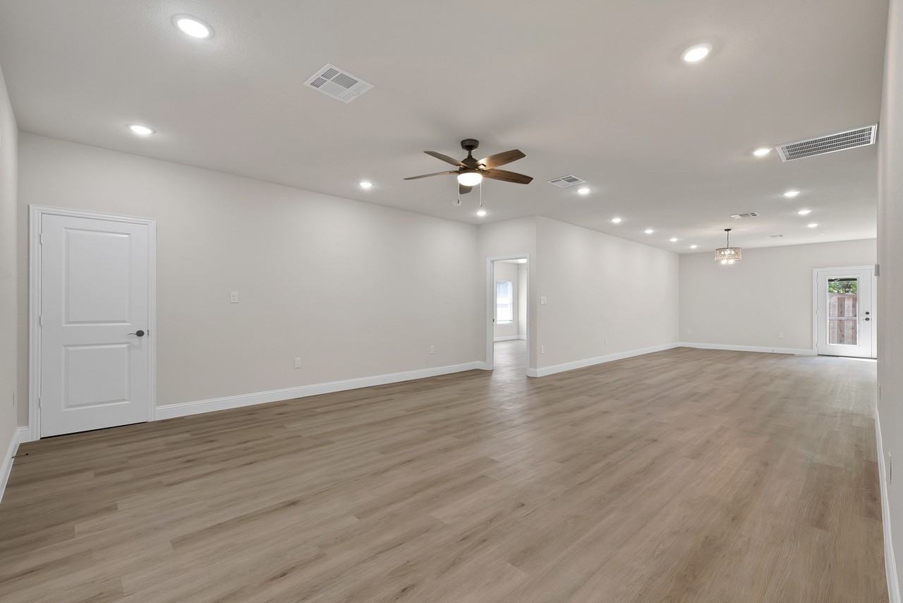 659 Holcomb Rd - Photo 4 of 37