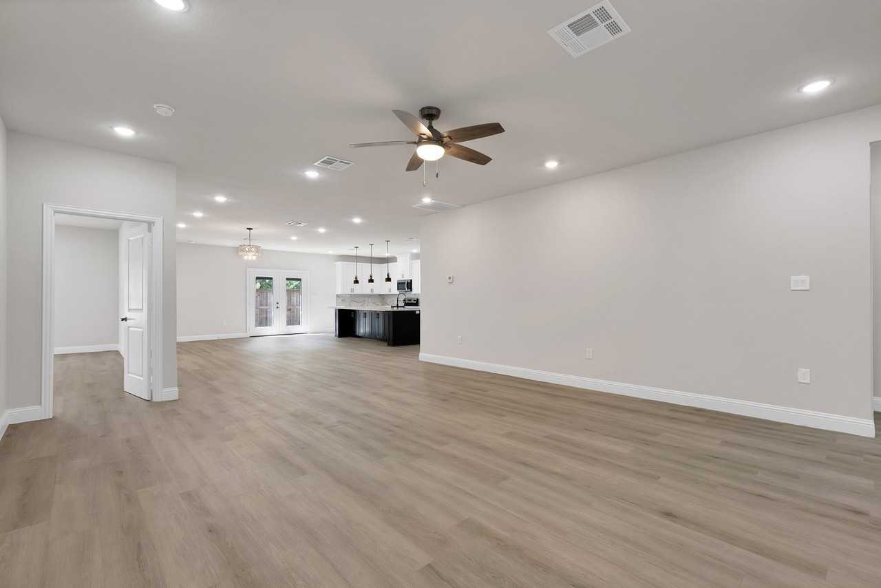 659 Holcomb Rd - Photo 5 of 37