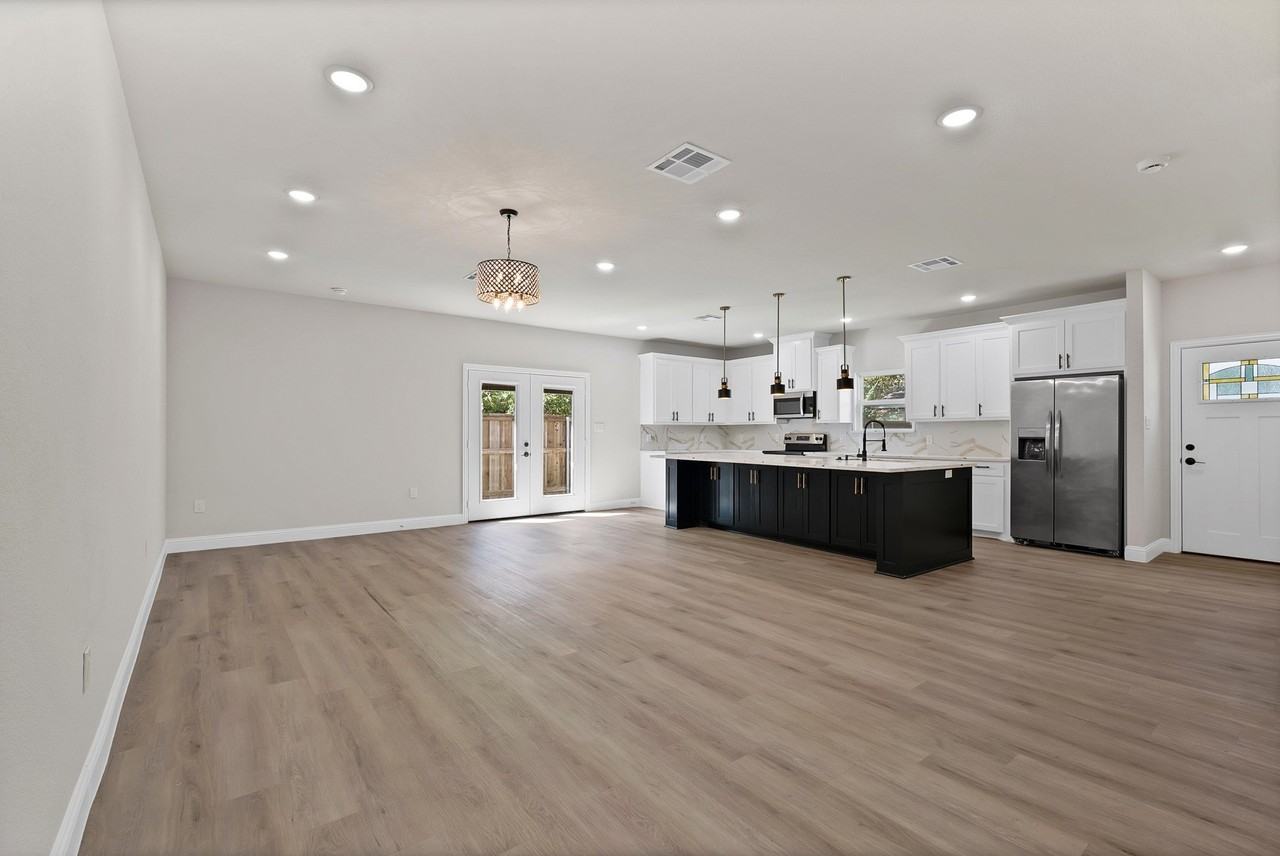 659 Holcomb Rd - Photo 7 of 37