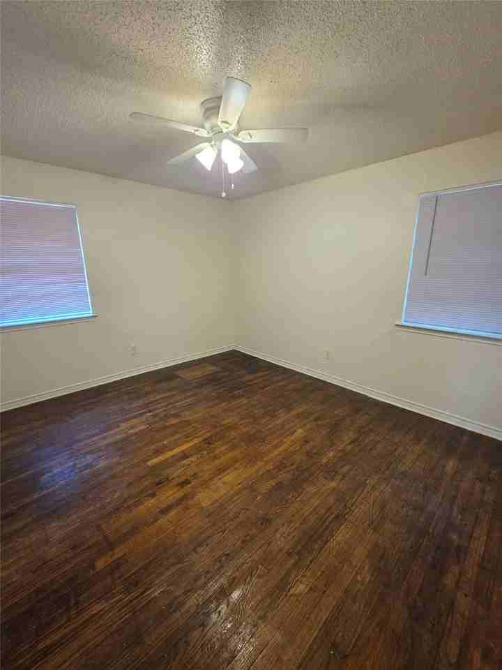 9421 Bluffcreek Dr - Photo 6 of 11