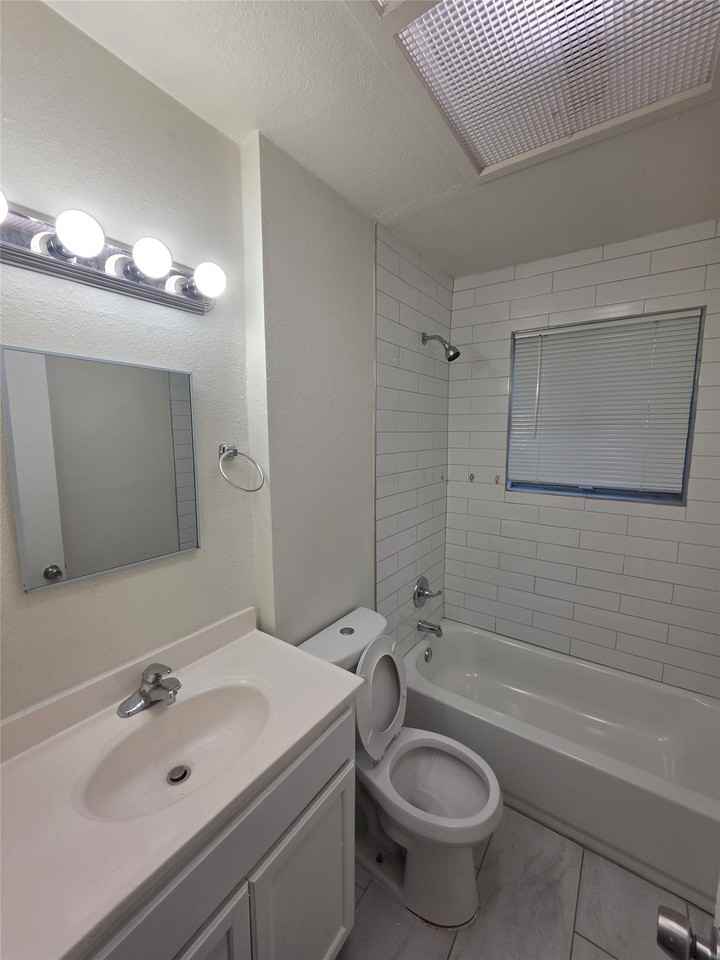 9421 Bluffcreek Dr - Photo 7 of 11
