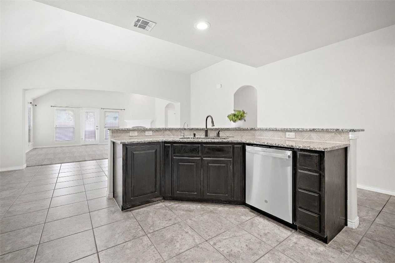 10005 Petrified Tree Ln - Photo 7 of 25