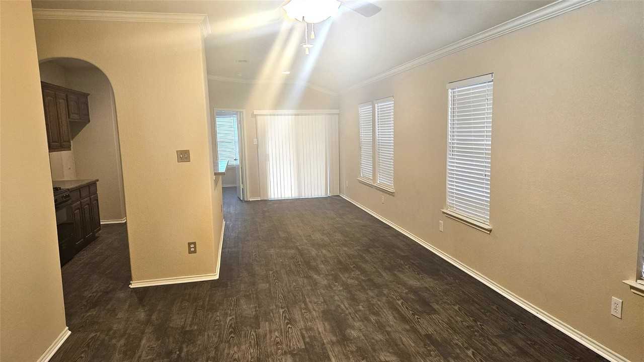 2108 Ingrid Ln - Photo 3 of 14