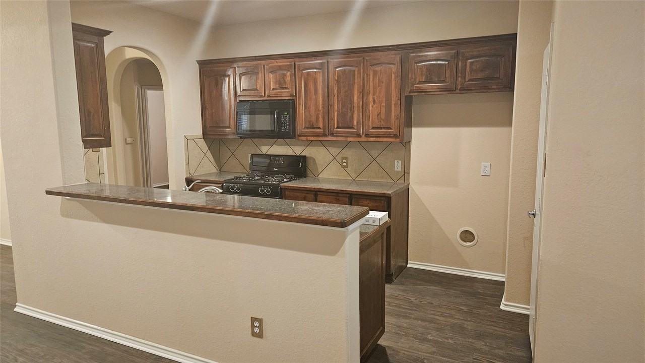 2108 Ingrid Ln - Photo 4 of 14