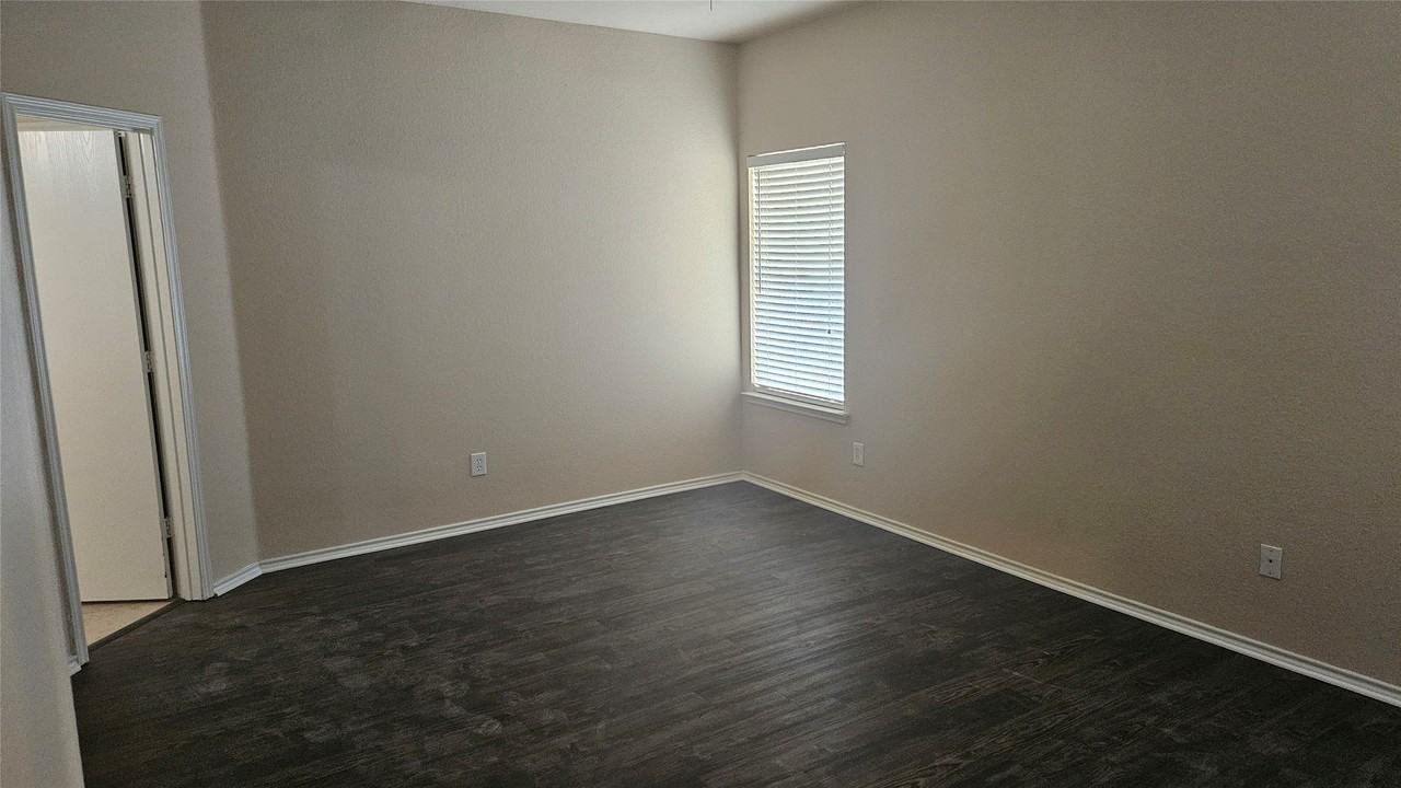 2108 Ingrid Ln - Photo 7 of 14