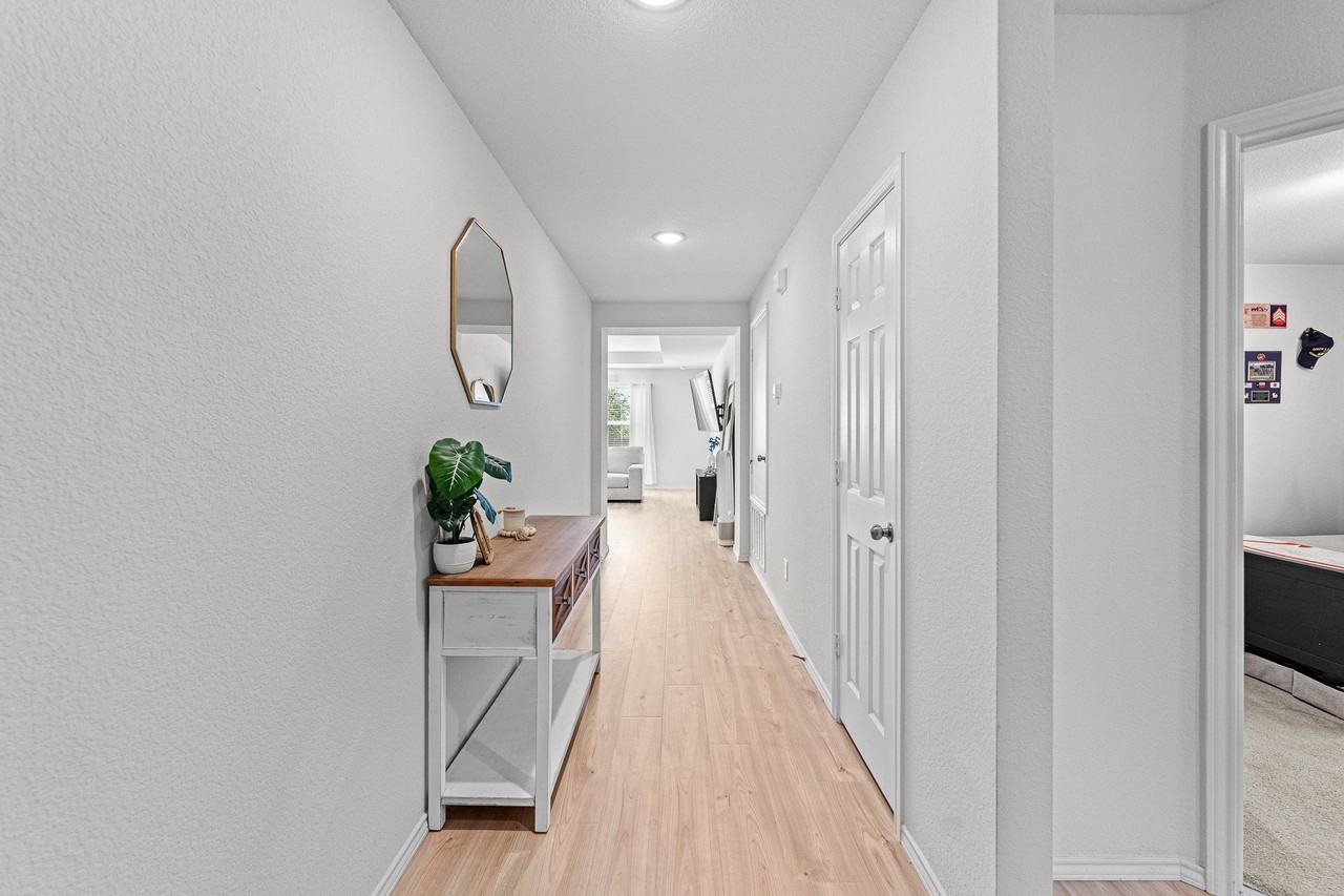 9120 Lookout Pt - Photo 3 of 14