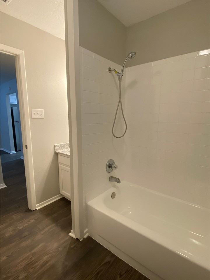 1302 Berry Dr #C - Photo 3 of 10
