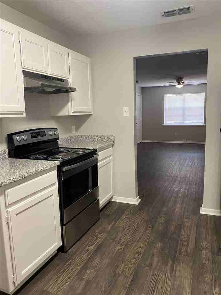 1302 Berry Dr #C - Photo 6 of 10