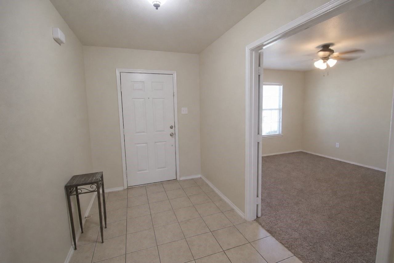 3509 Sherbrooke Pl - Photo 2 of 26