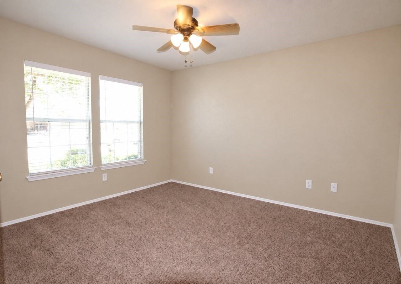 3509 Sherbrooke Pl - Photo 4 of 26