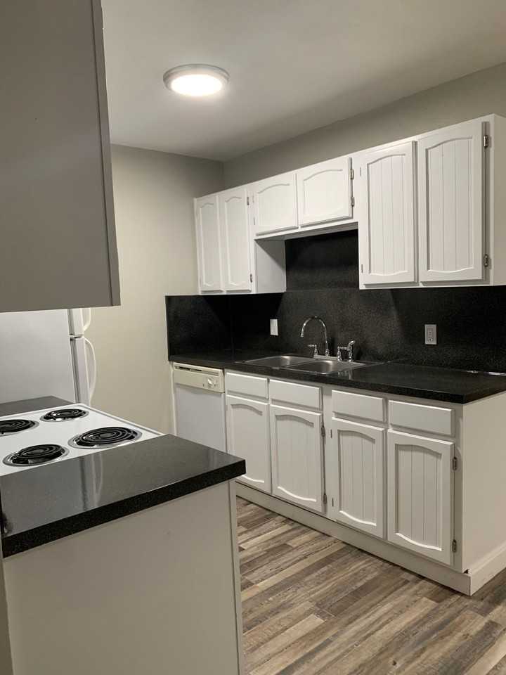 1410 Courtney Pl #A - Photo 7 of 12