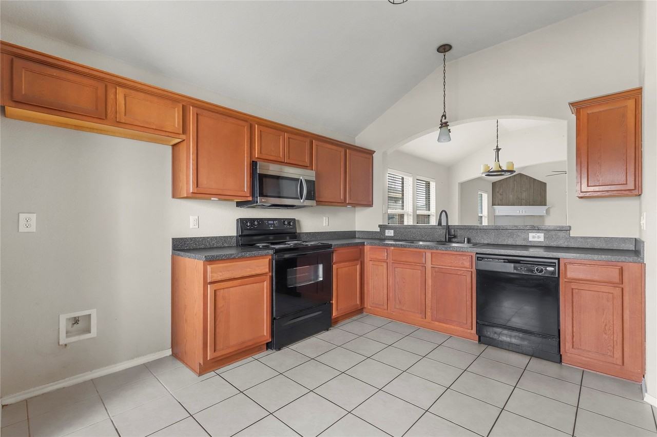 4203 Agate Dr - Photo 3 of 18