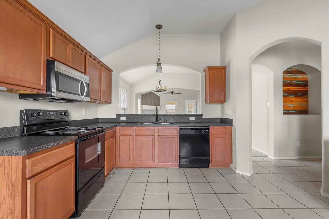 4203 Agate Dr - Photo 4 of 18