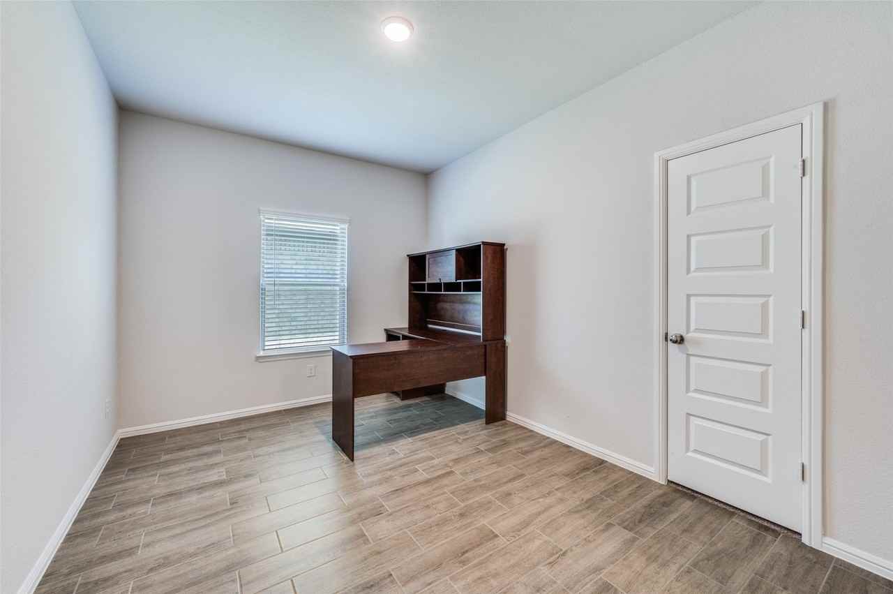 14149 Danesdale Dr - Photo 4 of 25