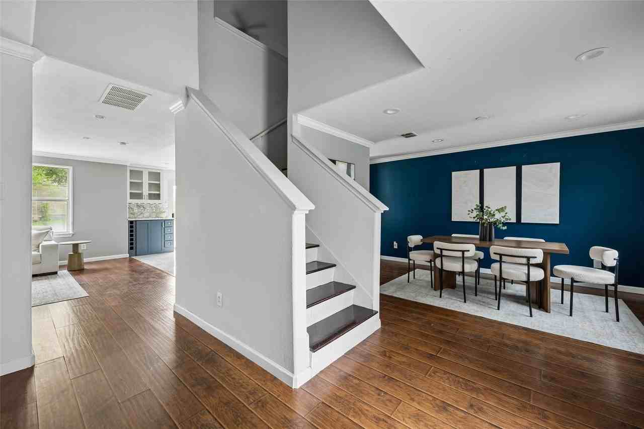 320 Mesa Verde Way - Photo 5 of 35
