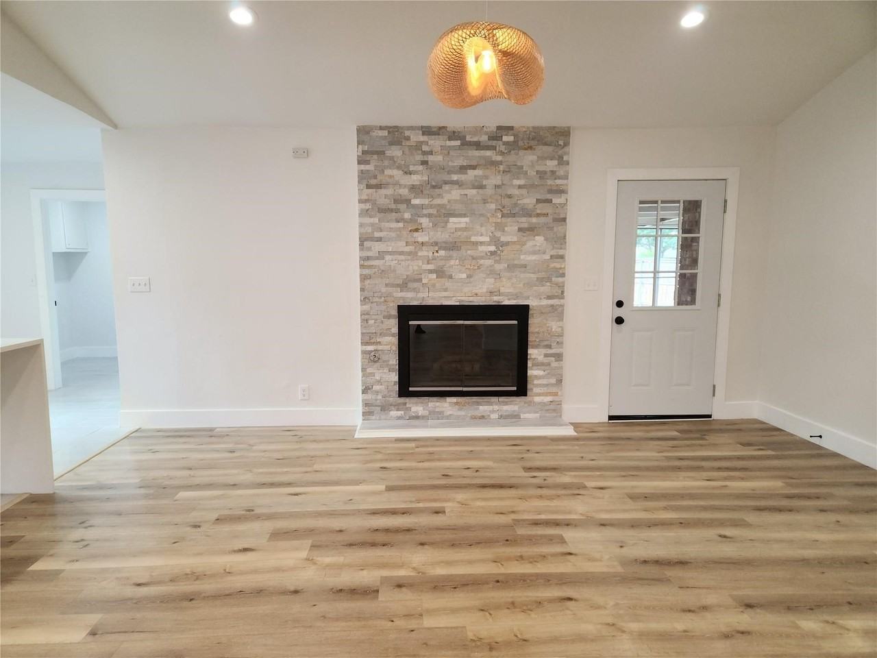 2705 Chadwick Dr - Photo 4 of 37