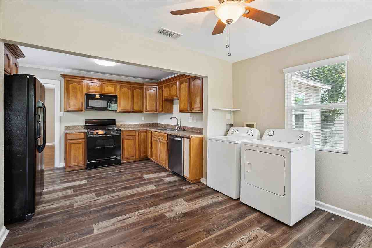 805 Ronald St - Photo 5 of 13