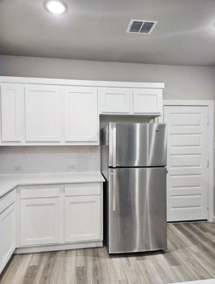 2717 Green River Rd - Photo 4 of 14