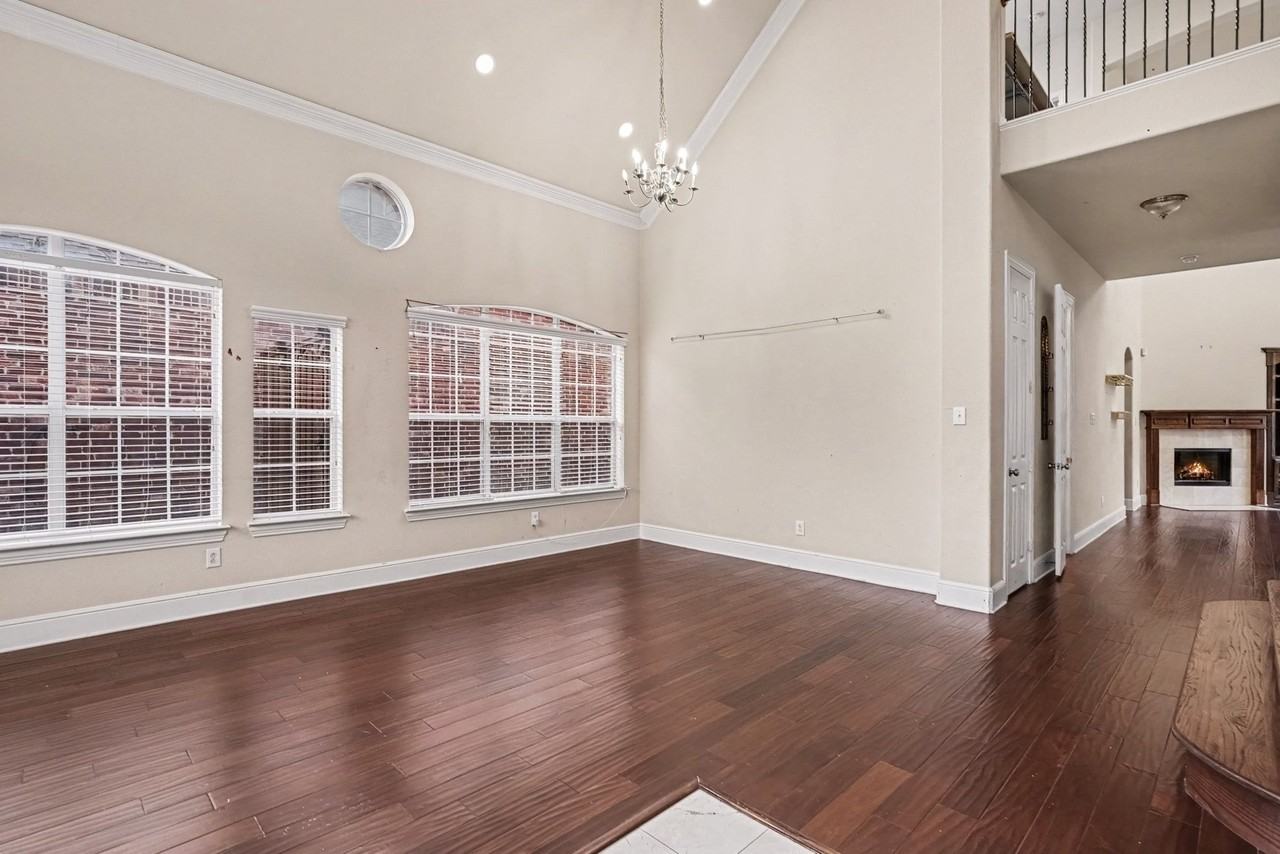 1344 Valley Vista Dr - Photo 5 of 30