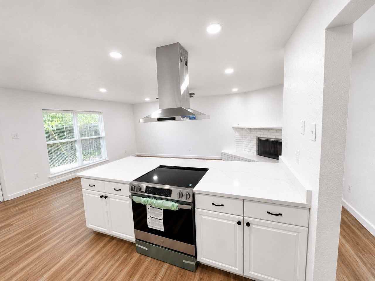 542 Hanover Dr - Photo 5 of 15