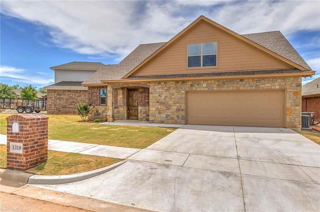 1318 Lauren Ln - Photo 3 of 29
