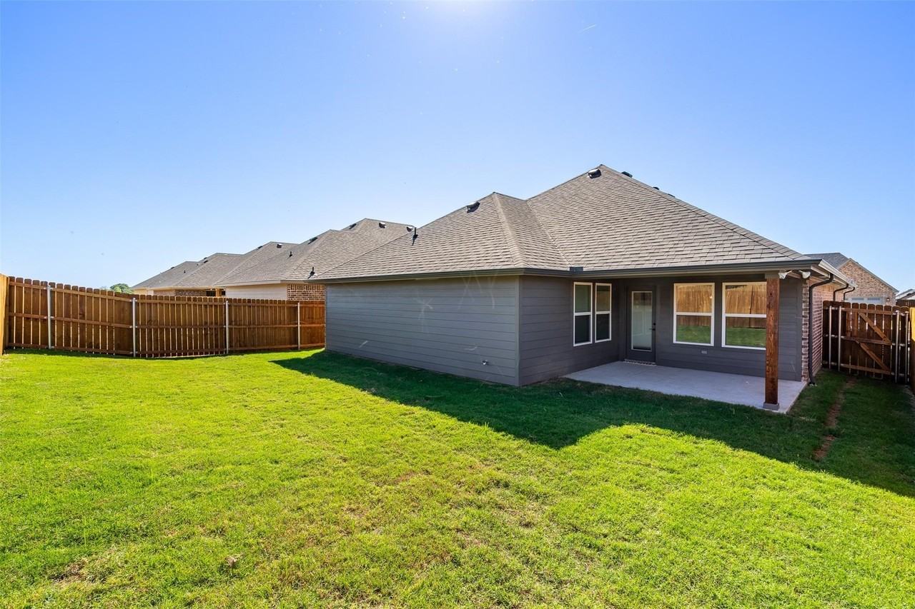 908 Tippit Ln - Photo 4 of 23