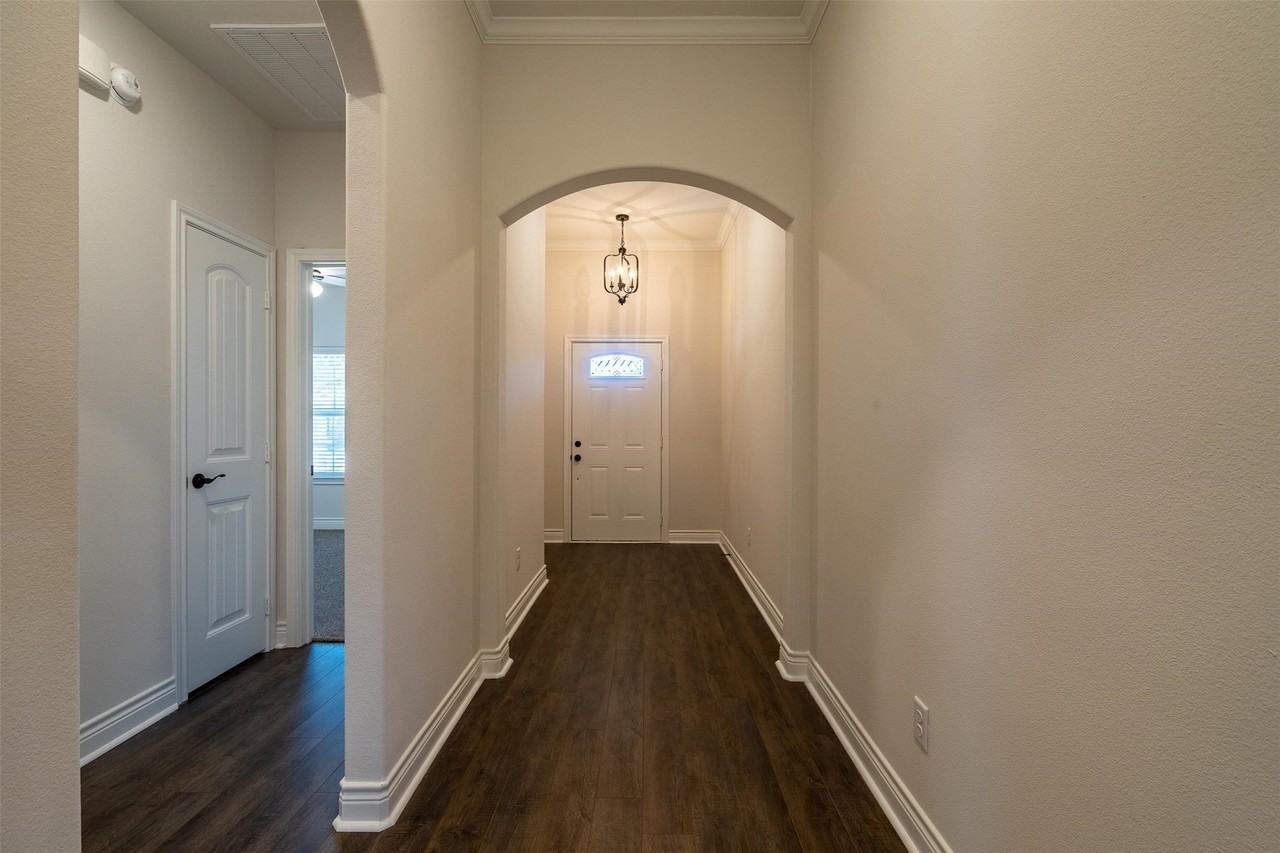 908 Tippit Ln - Photo 5 of 23