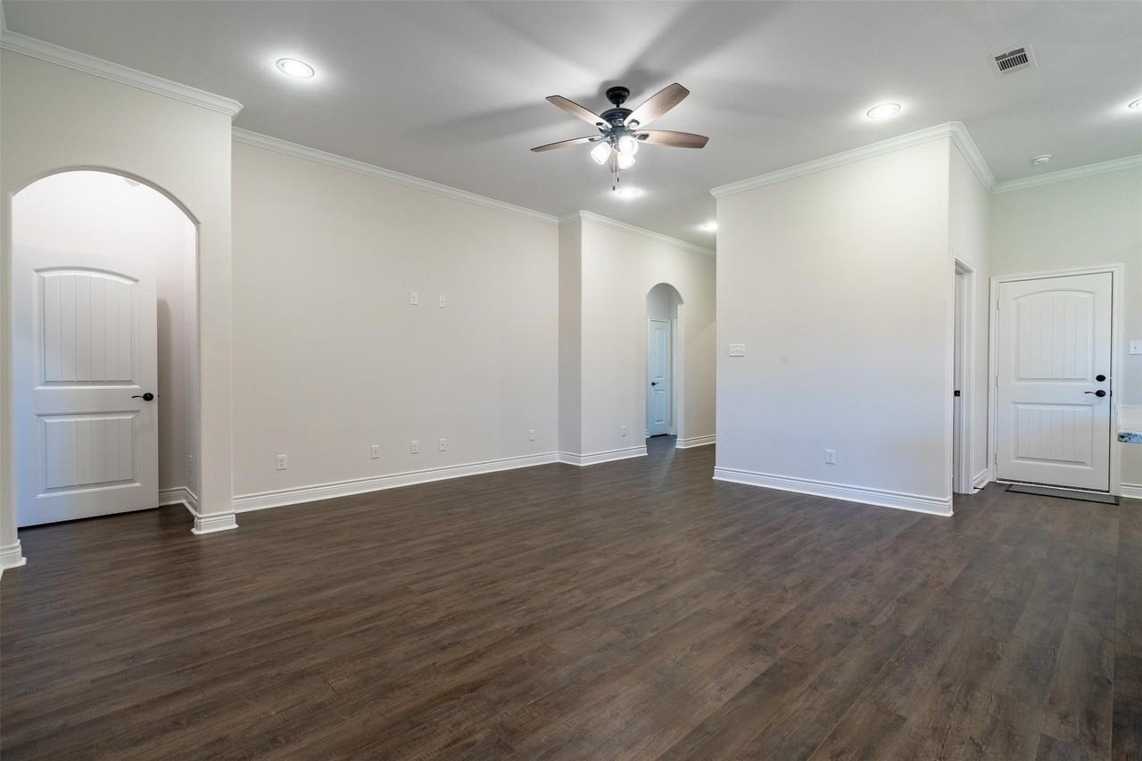 908 Tippit Ln - Photo 7 of 23