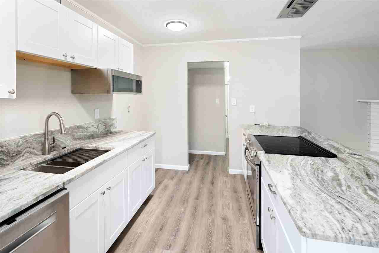 809 Sunny Slope Dr - Photo 3 of 15