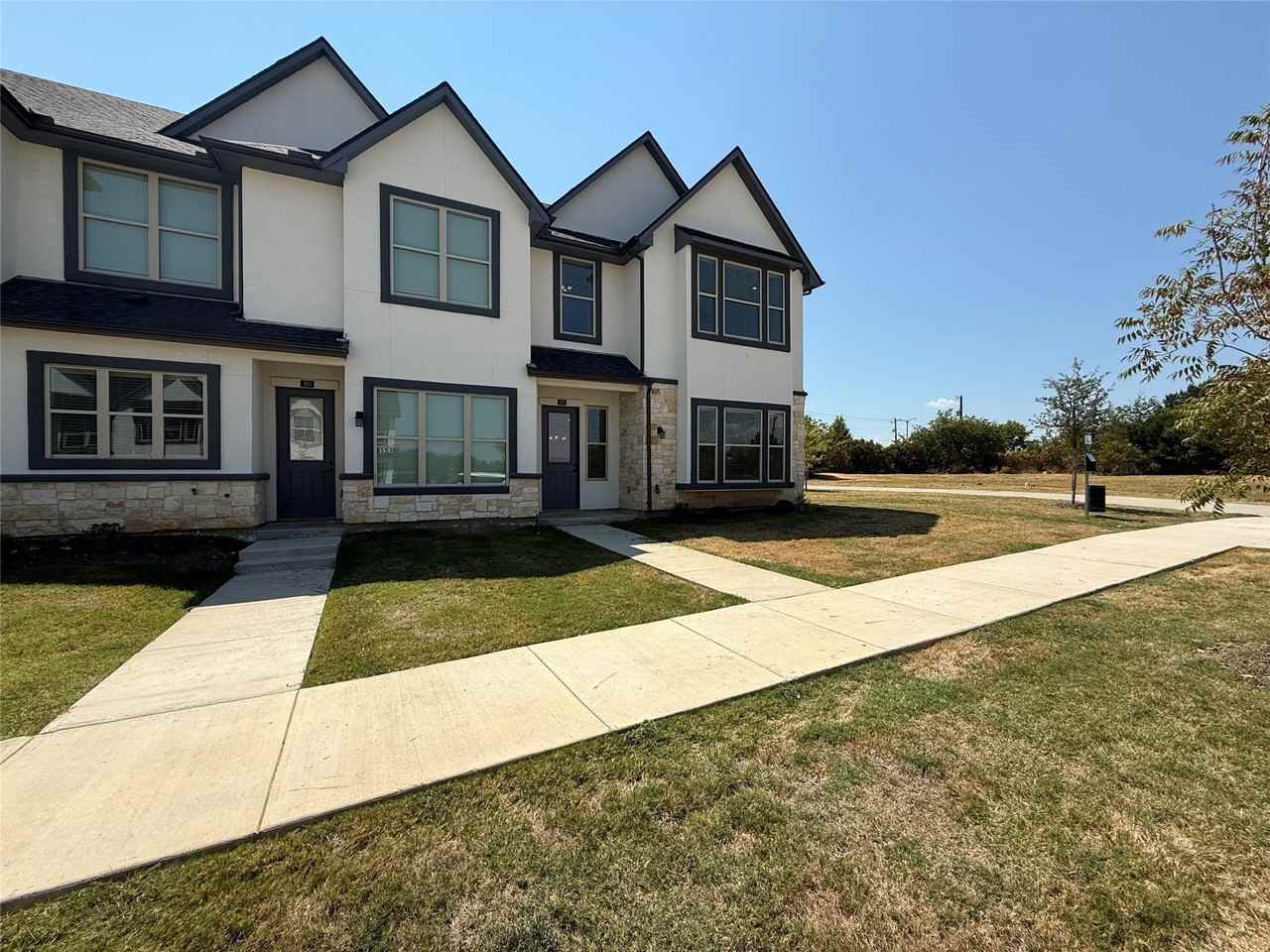 373 Buck Ridge Dr - Photo 2 of 24