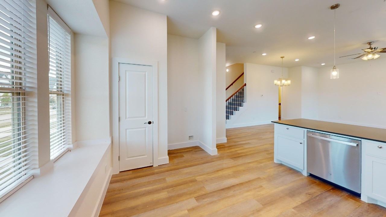 373 Buck Ridge Dr - Photo 5 of 24