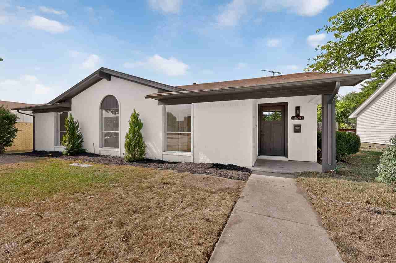 11231 Pelican Dr - Photo 3 of 32