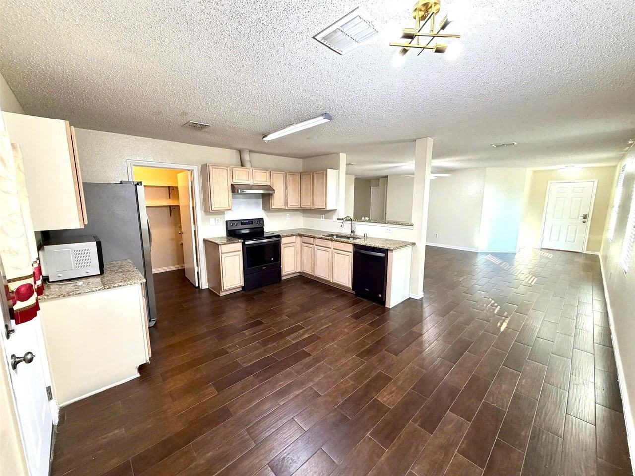 1108 Conner Ct - Photo 4 of 14
