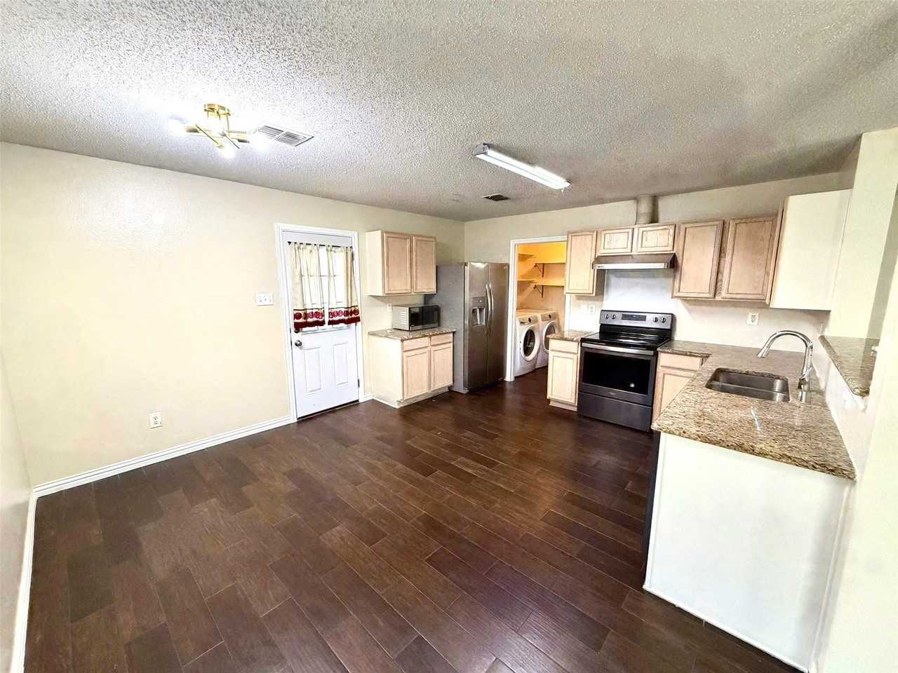 1108 Conner Ct - Photo 5 of 14