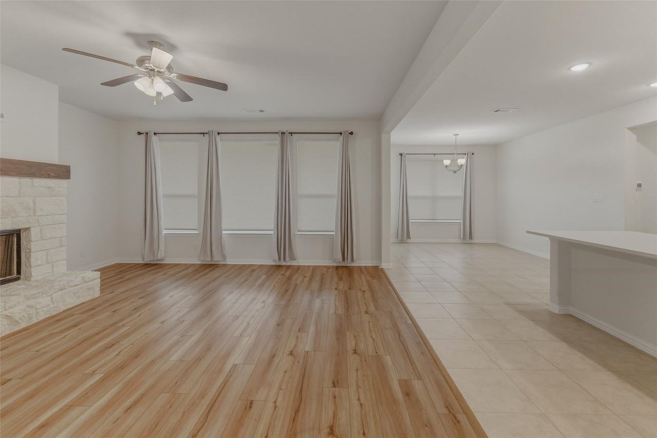 1037 Flagstone Dr - Photo 4 of 19