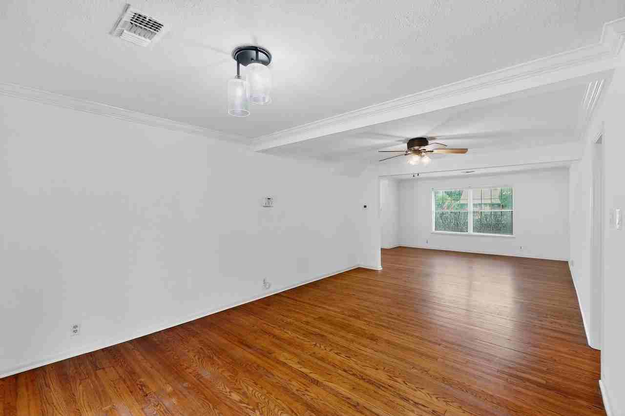 2927 Selma Ln - Photo 5 of 37