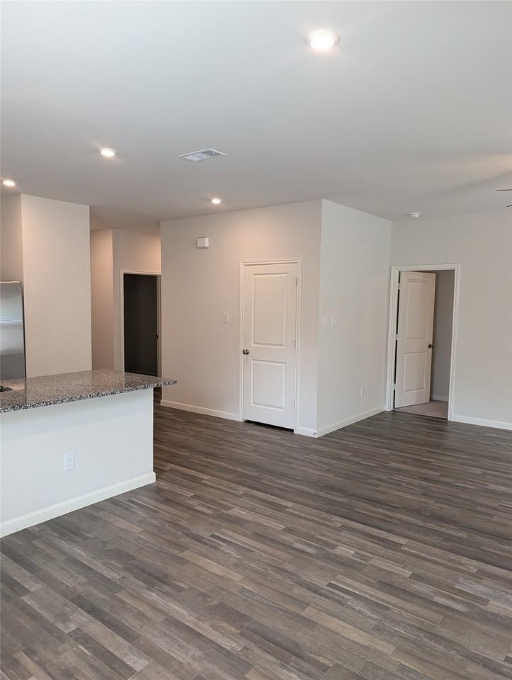 504 Jameson St - Photo 5 of 21