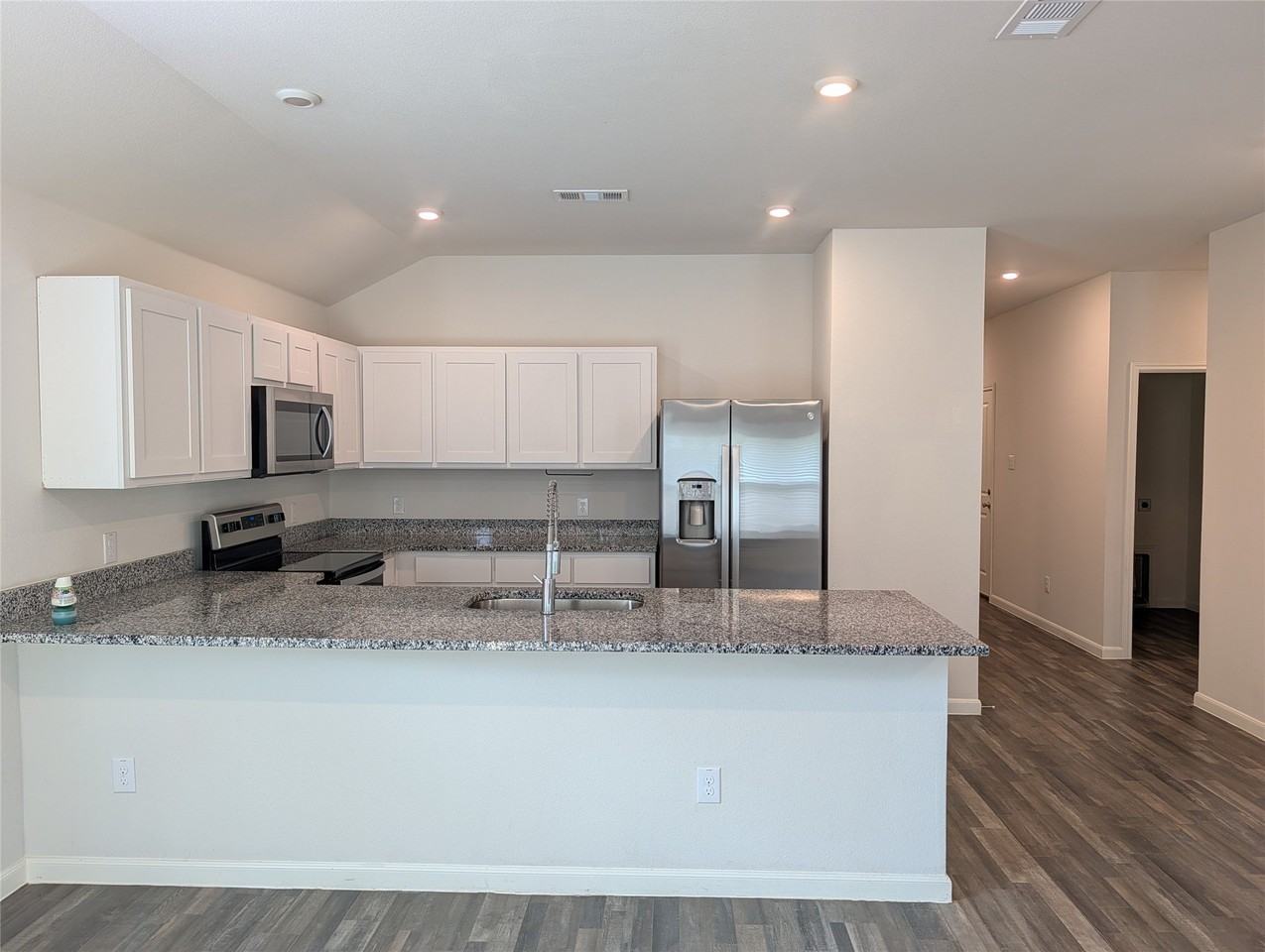 504 Jameson St - Photo 7 of 21