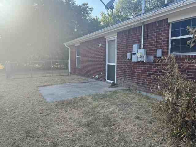 703 Mill St - Photo 2 of 11