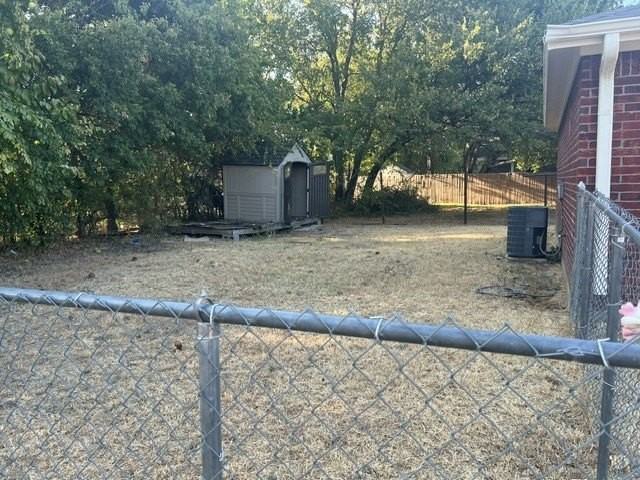 703 Mill St - Photo 3 of 11